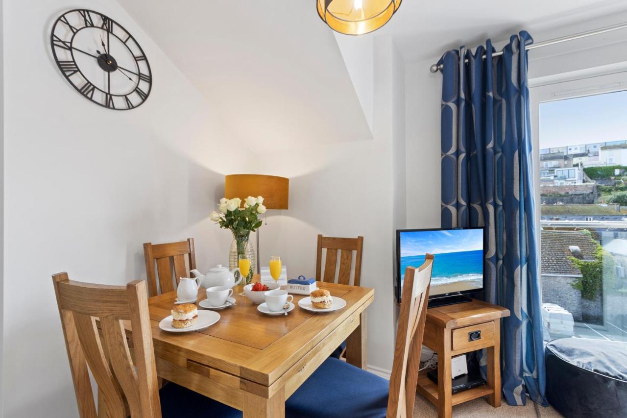 A Modern And Cosy Apartment Just Yards From Brixham'S Bustling Harbourside Exterior foto