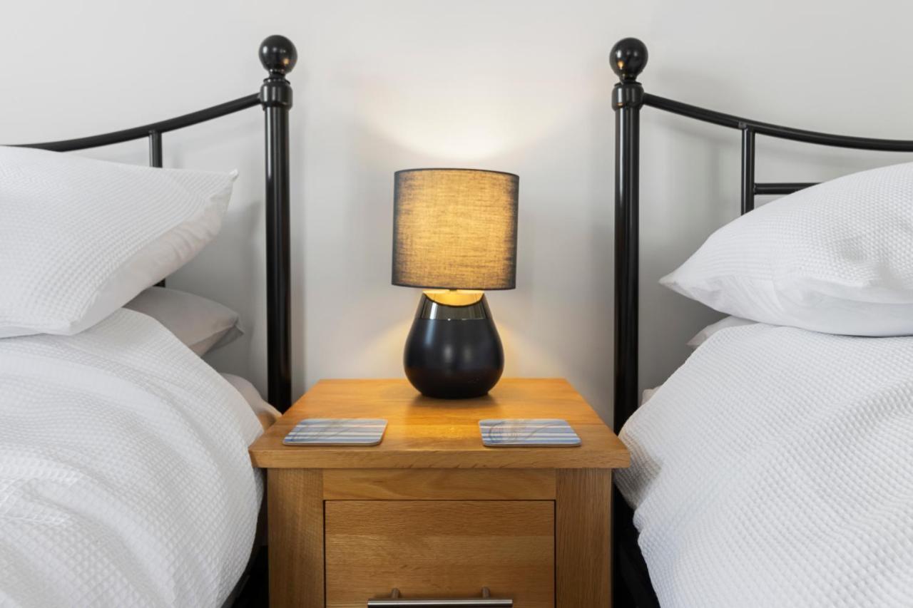 A Modern And Cosy Apartment Just Yards From Brixham'S Bustling Harbourside Exterior foto